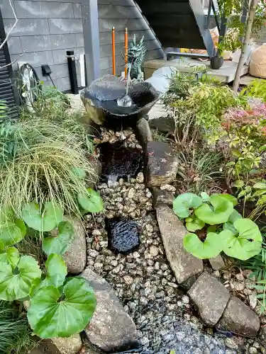 氷川神社の{uncategorized: "未分類", other: "その他", undefined: "問題あり", building: "その他建物", grave: "お墓", sacred_gate: "鳥居", guardian: "狛犬", statue: "像", buddha: "仏像", history: "歴史", nature: "自然", garden: "庭園", animal: "動物", pagoda: "塔", temizu: "手水舎", mountain_gate: "山門・神門", sanctuary: "本殿・本堂", subordinate: "末社・摂社", art: "芸術", scenery: "景色", jizo: "地蔵", ema: "絵馬", goshuin: "御朱印", omikuji: "おみくじ", items: "授与品その他", amulet: "お守り", goshuincho: "御朱印帳", eats: "食事", festival: "お祭り", votive_dance: "神楽", shichigosan: "七五三参", wedding: "結婚式", experience: "体験その他", initially: "初詣", around: "周辺", anti_infection: "感染症対策"}