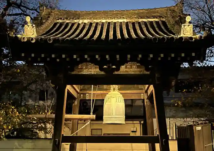 蓮馨寺の{uncategorized: "未分類", other: "その他", undefined: "問題あり", building: "その他建物", grave: "お墓", sacred_gate: "鳥居", guardian: "狛犬", statue: "像", buddha: "仏像", history: "歴史", nature: "自然", garden: "庭園", animal: "動物", pagoda: "塔", temizu: "手水舎", mountain_gate: "山門・神門", sanctuary: "本殿・本堂", subordinate: "末社・摂社", art: "芸術", scenery: "景色", jizo: "地蔵", ema: "絵馬", goshuin: "御朱印", omikuji: "おみくじ", items: "授与品その他", amulet: "お守り", goshuincho: "御朱印帳", eats: "食事", festival: "お祭り", votive_dance: "神楽", shichigosan: "七五三参", wedding: "結婚式", experience: "体験その他", initially: "初詣", around: "周辺", anti_infection: "感染症対策"}