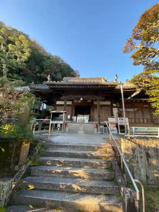 甲山寺の本殿・本堂