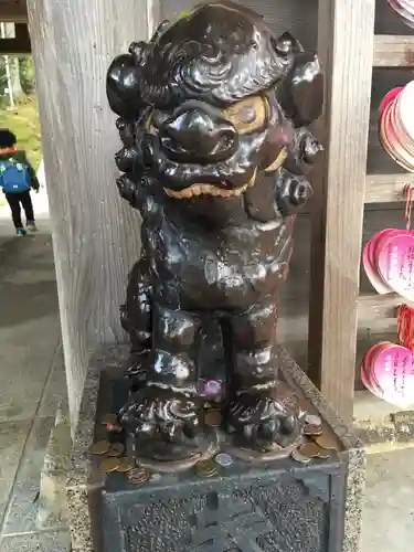 旦飯野神社の狛犬