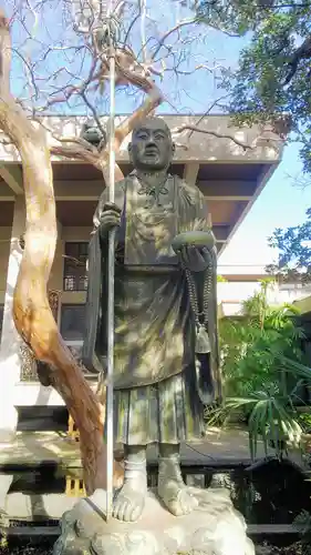 安養寺の像