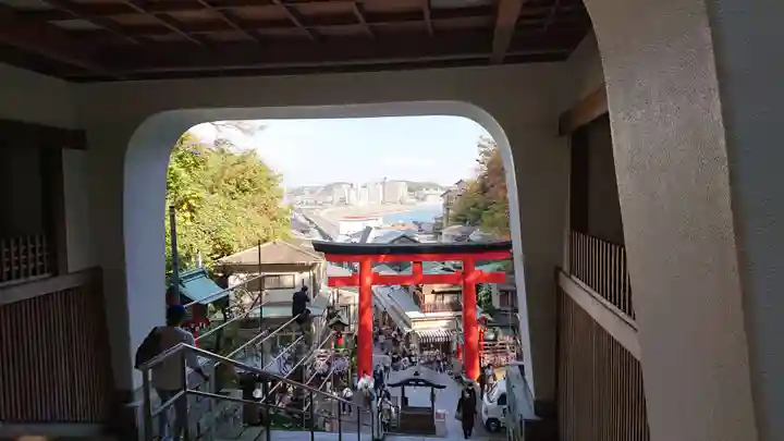 江島神社の山門・神門