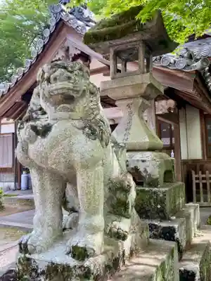 宇流冨志禰神社の狛犬
