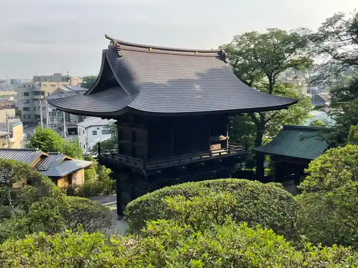 等覚院の山門・神門