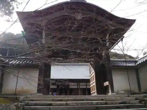 二尊院の山門・神門