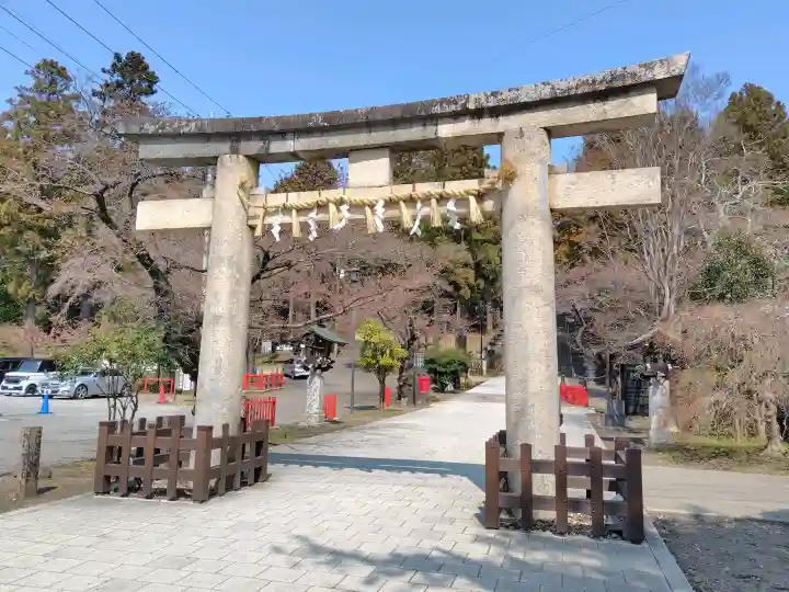 仙台東照宮の{uncategorized: "未分類", other: "その他", undefined: "問題あり", building: "その他建物", grave: "お墓", sacred_gate: "鳥居", guardian: "狛犬", statue: "像", buddha: "仏像", history: "歴史", nature: "自然", garden: "庭園", animal: "動物", pagoda: "塔", temizu: "手水舎", mountain_gate: "山門・神門", sanctuary: "本殿・本堂", subordinate: "末社・摂社", art: "芸術", scenery: "景色", jizo: "地蔵", ema: "絵馬", goshuin: "御朱印", omikuji: "おみくじ", items: "授与品その他", amulet: "お守り", goshuincho: "御朱印帳", eats: "食事", festival: "お祭り", votive_dance: "神楽", shichigosan: "七五三参", wedding: "結婚式", experience: "体験その他", initially: "初詣", around: "周辺", anti_infection: "感染症対策"}
