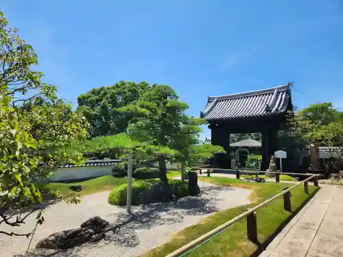 月照寺の庭園