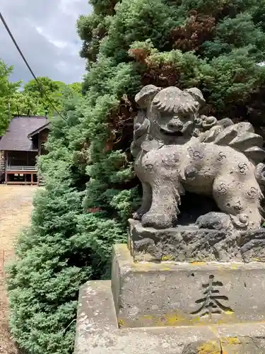 紅葉山神社の狛犬