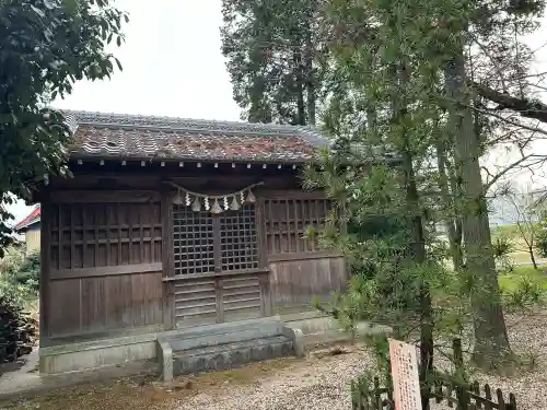 鳥取神社の{uncategorized: "未分類", other: "その他", undefined: "問題あり", building: "その他建物", grave: "お墓", sacred_gate: "鳥居", guardian: "狛犬", statue: "像", buddha: "仏像", history: "歴史", nature: "自然", garden: "庭園", animal: "動物", pagoda: "塔", temizu: "手水舎", mountain_gate: "山門・神門", sanctuary: "本殿・本堂", subordinate: "末社・摂社", art: "芸術", scenery: "景色", jizo: "地蔵", ema: "絵馬", goshuin: "御朱印", omikuji: "おみくじ", items: "授与品その他", amulet: "お守り", goshuincho: "御朱印帳", eats: "食事", festival: "お祭り", votive_dance: "神楽", shichigosan: "七五三参", wedding: "結婚式", experience: "体験その他", initially: "初詣", around: "周辺", anti_infection: "感染症対策"}