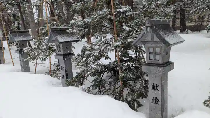 信濃神社の庭園