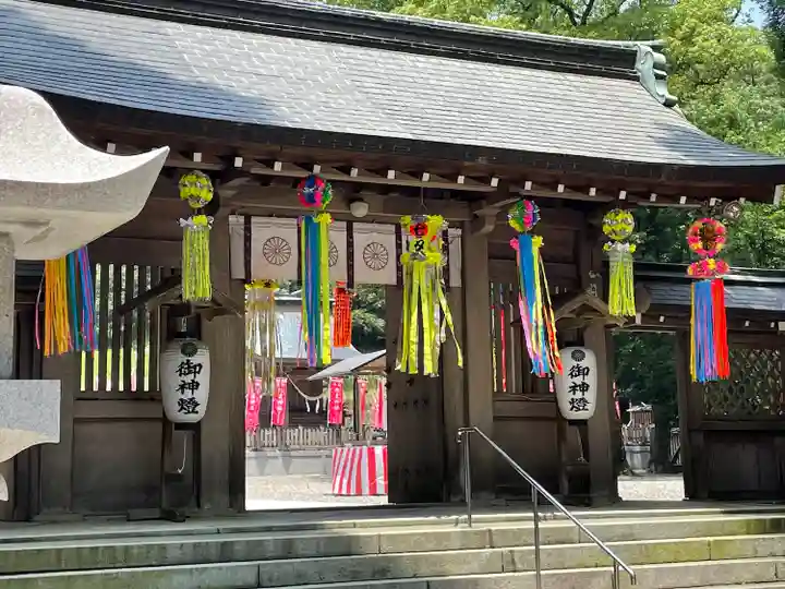 都農神社の山門・神門