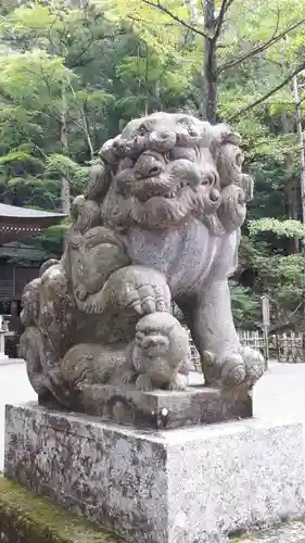 宝登山神社の狛犬