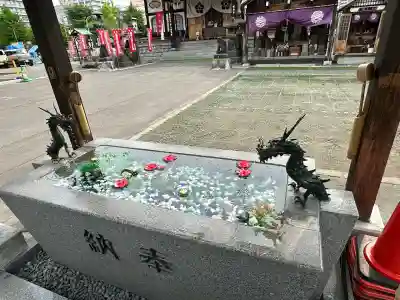 成田山札幌別院新栄寺の手水舎