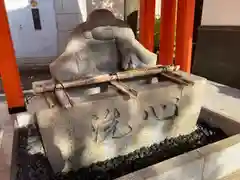 穴八幡宮の手水