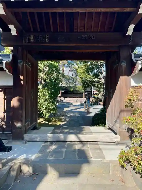 光明寺の{uncategorized: "未分類", other: "その他", undefined: "問題あり", building: "その他建物", grave: "お墓", sacred_gate: "鳥居", guardian: "狛犬", statue: "像", buddha: "仏像", history: "歴史", nature: "自然", garden: "庭園", animal: "動物", pagoda: "塔", temizu: "手水舎", mountain_gate: "山門・神門", sanctuary: "本殿・本堂", subordinate: "末社・摂社", art: "芸術", scenery: "景色", jizo: "地蔵", ema: "絵馬", goshuin: "御朱印", omikuji: "おみくじ", items: "授与品その他", amulet: "お守り", goshuincho: "御朱印帳", eats: "食事", festival: "お祭り", votive_dance: "神楽", shichigosan: "七五三参", wedding: "結婚式", experience: "体験その他", initially: "初詣", around: "周辺", anti_infection: "感染症対策"}