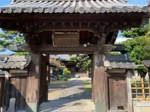 光照院の山門・神門