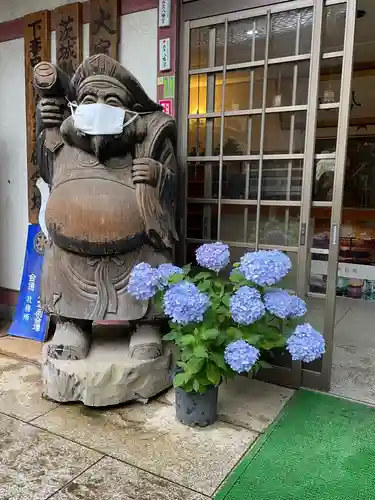 大宝八幡宮の像