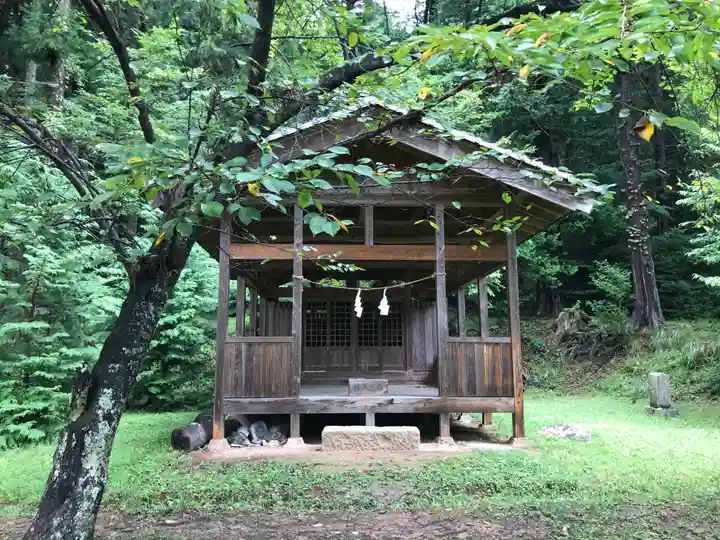 新海三社神社の末社・摂社