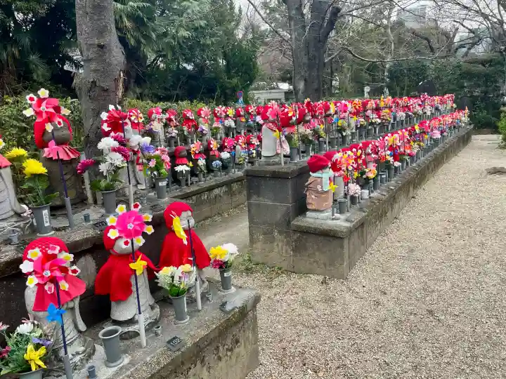 西向聖観世音菩薩の{uncategorized: "未分類", other: "その他", undefined: "問題あり", building: "その他建物", grave: "お墓", sacred_gate: "鳥居", guardian: "狛犬", statue: "像", buddha: "仏像", history: "歴史", nature: "自然", garden: "庭園", animal: "動物", pagoda: "塔", temizu: "手水舎", mountain_gate: "山門・神門", sanctuary: "本殿・本堂", subordinate: "末社・摂社", art: "芸術", scenery: "景色", jizo: "地蔵", ema: "絵馬", goshuin: "御朱印", omikuji: "おみくじ", items: "授与品その他", amulet: "お守り", goshuincho: "御朱印帳", eats: "食事", festival: "お祭り", votive_dance: "神楽", shichigosan: "七五三参", wedding: "結婚式", experience: "体験その他", initially: "初詣", around: "周辺", anti_infection: "感染症対策"}