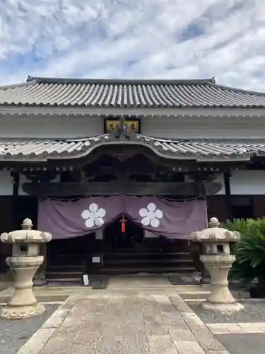 國前寺の本殿・本堂