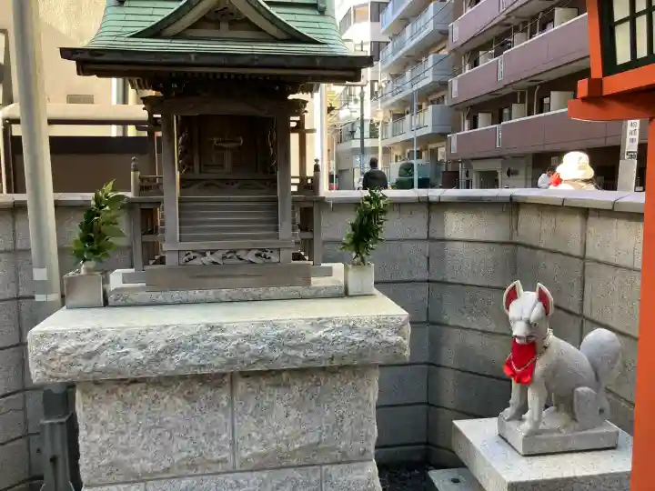 橘稲荷神社の{uncategorized: "未分類", other: "その他", undefined: "問題あり", building: "その他建物", grave: "お墓", sacred_gate: "鳥居", guardian: "狛犬", statue: "像", buddha: "仏像", history: "歴史", nature: "自然", garden: "庭園", animal: "動物", pagoda: "塔", temizu: "手水舎", mountain_gate: "山門・神門", sanctuary: "本殿・本堂", subordinate: "末社・摂社", art: "芸術", scenery: "景色", jizo: "地蔵", ema: "絵馬", goshuin: "御朱印", omikuji: "おみくじ", items: "授与品その他", amulet: "お守り", goshuincho: "御朱印帳", eats: "食事", festival: "お祭り", votive_dance: "神楽", shichigosan: "七五三参", wedding: "結婚式", experience: "体験その他", initially: "初詣", around: "周辺", anti_infection: "感染症対策"}