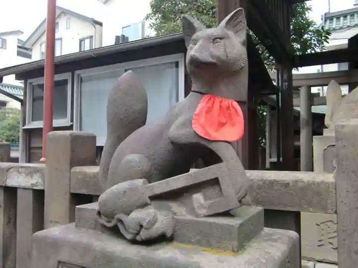 被官稲荷神社の狛犬