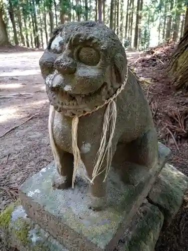 鶴ケ峰八幡神社の狛犬