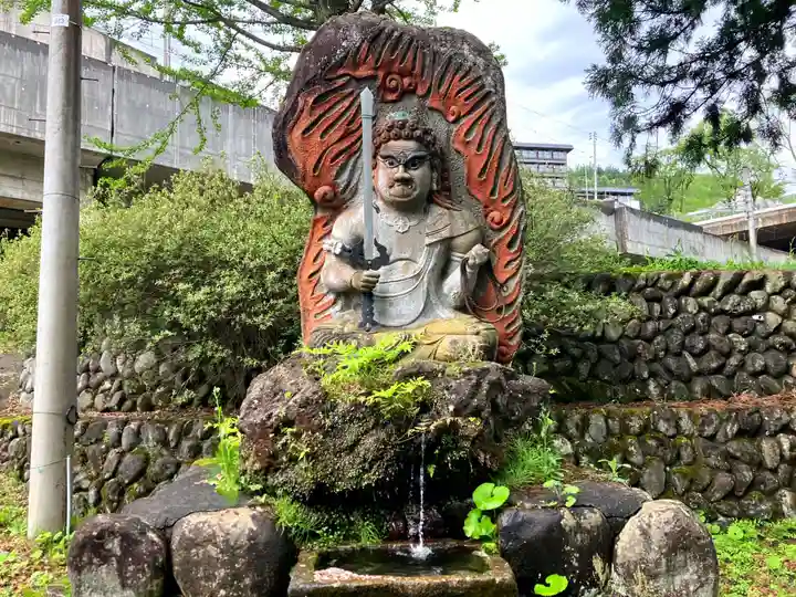 諏訪社(新潟県)