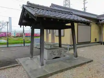 日吉社（井之口町）の手水舎