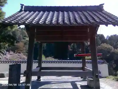 高月院の{uncategorized: "未分類", other: "その他", undefined: "問題あり", building: "その他建物", grave: "お墓", sacred_gate: "鳥居", guardian: "狛犬", statue: "像", buddha: "仏像", history: "歴史", nature: "自然", garden: "庭園", animal: "動物", pagoda: "塔", temizu: "手水舎", mountain_gate: "山門・神門", sanctuary: "本殿・本堂", subordinate: "末社・摂社", art: "芸術", scenery: "景色", jizo: "地蔵", ema: "絵馬", goshuin: "御朱印", omikuji: "おみくじ", items: "授与品その他", amulet: "お守り", goshuincho: "御朱印帳", eats: "食事", festival: "お祭り", votive_dance: "神楽", shichigosan: "七五三参", wedding: "結婚式", experience: "体験その他", initially: "初詣", around: "周辺", anti_infection: "感染症対策"}