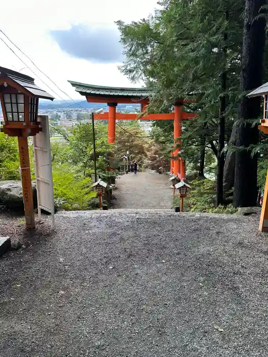 新倉富士浅間神社の鳥居