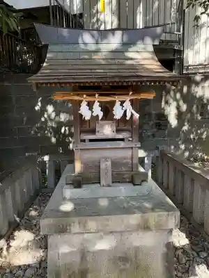 小梳神社の{uncategorized: "未分類", other: "その他", undefined: "問題あり", building: "その他建物", grave: "お墓", sacred_gate: "鳥居", guardian: "狛犬", statue: "像", buddha: "仏像", history: "歴史", nature: "自然", garden: "庭園", animal: "動物", pagoda: "塔", temizu: "手水舎", mountain_gate: "山門・神門", sanctuary: "本殿・本堂", subordinate: "末社・摂社", art: "芸術", scenery: "景色", jizo: "地蔵", ema: "絵馬", goshuin: "御朱印", omikuji: "おみくじ", items: "授与品その他", amulet: "お守り", goshuincho: "御朱印帳", eats: "食事", festival: "お祭り", votive_dance: "神楽", shichigosan: "七五三参", wedding: "結婚式", experience: "体験その他", initially: "初詣", around: "周辺", anti_infection: "感染症対策"}
