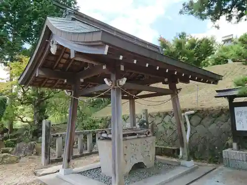 白鳥神社の手水