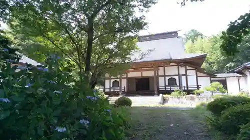 妙林寺の本殿・本堂