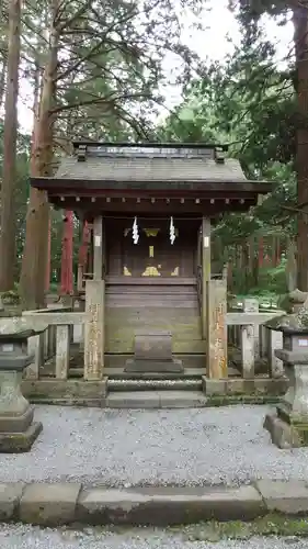 北口本宮冨士浅間神社の末社・摂社
