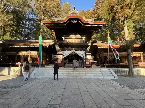 諏訪大社下社秋宮の{uncategorized: "未分類", other: "その他", undefined: "問題あり", building: "その他建物", grave: "お墓", sacred_gate: "鳥居", guardian: "狛犬", statue: "像", buddha: "仏像", history: "歴史", nature: "自然", garden: "庭園", animal: "動物", pagoda: "塔", temizu: "手水舎", mountain_gate: "山門・神門", sanctuary: "本殿・本堂", subordinate: "末社・摂社", art: "芸術", scenery: "景色", jizo: "地蔵", ema: "絵馬", goshuin: "御朱印", omikuji: "おみくじ", items: "授与品その他", amulet: "お守り", goshuincho: "御朱印帳", eats: "食事", festival: "お祭り", votive_dance: "神楽", shichigosan: "七五三参", wedding: "結婚式", experience: "体験その他", initially: "初詣", around: "周辺", anti_infection: "感染症対策"}