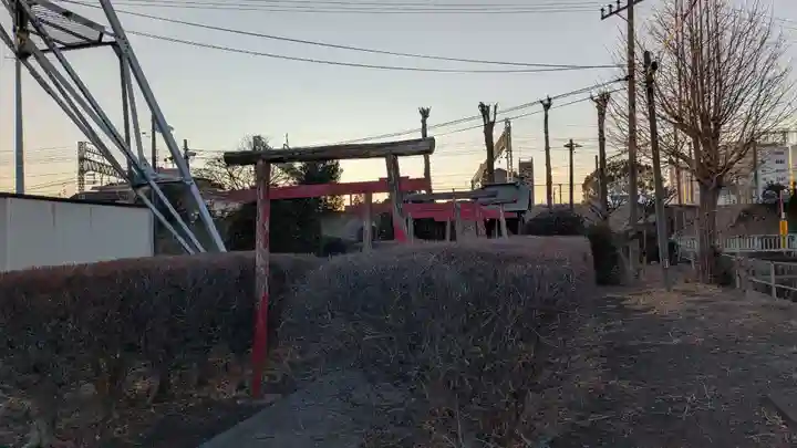 交通稲荷神社の鳥居