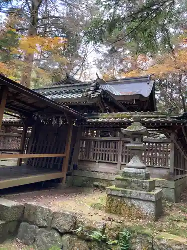 六所神社の本殿