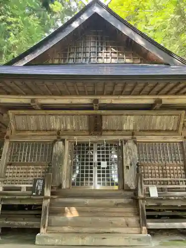 戸隠神社火之御子社の{uncategorized: "未分類", other: "その他", undefined: "問題あり", building: "その他建物", grave: "お墓", sacred_gate: "鳥居", guardian: "狛犬", statue: "像", buddha: "仏像", history: "歴史", nature: "自然", garden: "庭園", animal: "動物", pagoda: "塔", temizu: "手水舎", mountain_gate: "山門・神門", sanctuary: "本殿・本堂", subordinate: "末社・摂社", art: "芸術", scenery: "景色", jizo: "地蔵", ema: "絵馬", goshuin: "御朱印", omikuji: "おみくじ", items: "授与品その他", amulet: "お守り", goshuincho: "御朱印帳", eats: "食事", festival: "お祭り", votive_dance: "神楽", shichigosan: "七五三参", wedding: "結婚式", experience: "体験その他", initially: "初詣", around: "周辺", anti_infection: "感染症対策"}