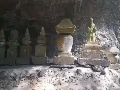 岩洞窟・迦陵頻伽(福岡県)