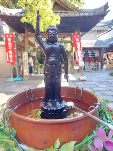 全興寺の{uncategorized: "未分類", other: "その他", undefined: "問題あり", building: "その他建物", grave: "お墓", sacred_gate: "鳥居", guardian: "狛犬", statue: "像", buddha: "仏像", history: "歴史", nature: "自然", garden: "庭園", animal: "動物", pagoda: "塔", temizu: "手水舎", mountain_gate: "山門・神門", sanctuary: "本殿・本堂", subordinate: "末社・摂社", art: "芸術", scenery: "景色", jizo: "地蔵", ema: "絵馬", goshuin: "御朱印", omikuji: "おみくじ", items: "授与品その他", amulet: "お守り", goshuincho: "御朱印帳", eats: "食事", festival: "お祭り", votive_dance: "神楽", shichigosan: "七五三参", wedding: "結婚式", experience: "体験その他", initially: "初詣", around: "周辺", anti_infection: "感染症対策"}