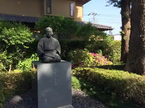 松陰神社の像