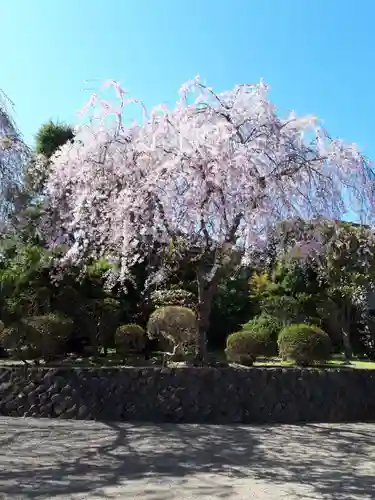 御釜神社の庭園