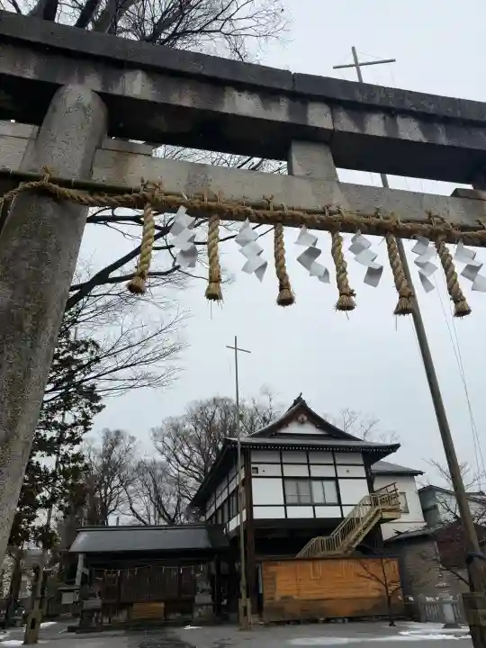 八剣神社の{uncategorized: "未分類", other: "その他", undefined: "問題あり", building: "その他建物", grave: "お墓", sacred_gate: "鳥居", guardian: "狛犬", statue: "像", buddha: "仏像", history: "歴史", nature: "自然", garden: "庭園", animal: "動物", pagoda: "塔", temizu: "手水舎", mountain_gate: "山門・神門", sanctuary: "本殿・本堂", subordinate: "末社・摂社", art: "芸術", scenery: "景色", jizo: "地蔵", ema: "絵馬", goshuin: "御朱印", omikuji: "おみくじ", items: "授与品その他", amulet: "お守り", goshuincho: "御朱印帳", eats: "食事", festival: "お祭り", votive_dance: "神楽", shichigosan: "七五三参", wedding: "結婚式", experience: "体験その他", initially: "初詣", around: "周辺", anti_infection: "感染症対策"}
