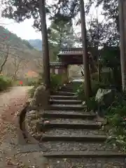 神藏寺の山門