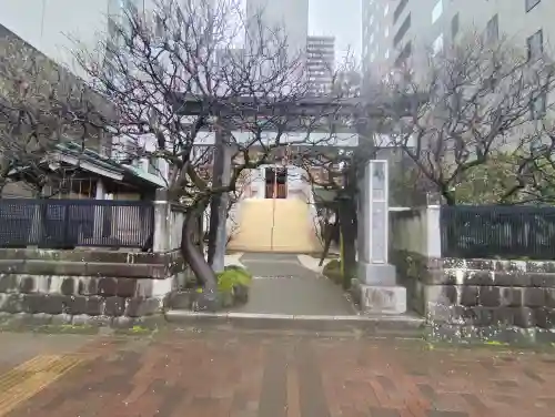 静岡天満宮の{uncategorized: "未分類", other: "その他", undefined: "問題あり", building: "その他建物", grave: "お墓", sacred_gate: "鳥居", guardian: "狛犬", statue: "像", buddha: "仏像", history: "歴史", nature: "自然", garden: "庭園", animal: "動物", pagoda: "塔", temizu: "手水舎", mountain_gate: "山門・神門", sanctuary: "本殿・本堂", subordinate: "末社・摂社", art: "芸術", scenery: "景色", jizo: "地蔵", ema: "絵馬", goshuin: "御朱印", omikuji: "おみくじ", items: "授与品その他", amulet: "お守り", goshuincho: "御朱印帳", eats: "食事", festival: "お祭り", votive_dance: "神楽", shichigosan: "七五三参", wedding: "結婚式", experience: "体験その他", initially: "初詣", around: "周辺", anti_infection: "感染症対策"}