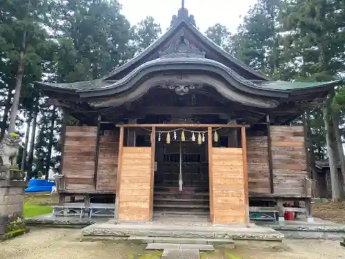 魚沼神社の本殿