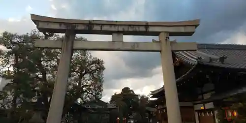 西院春日神社の鳥居