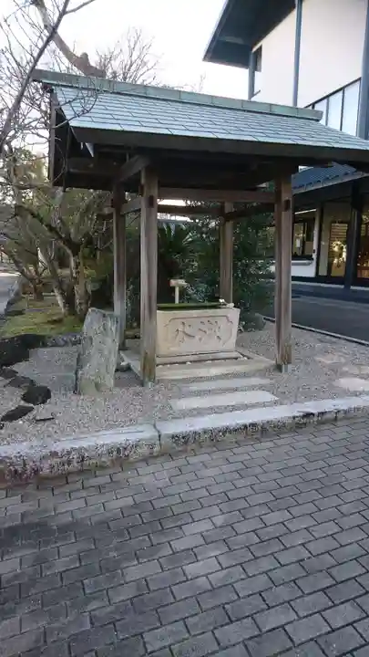 祖霊社の手水舎