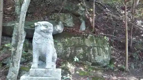 石上神社の狛犬